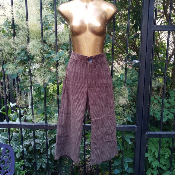 Zara hi rise crop corduroy pants size small